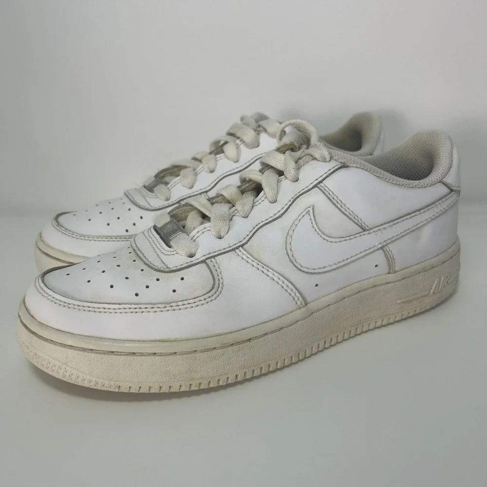 Nike Air Force 1 '07' Low‎ Top Sneakers Youth Size 5.5 – White Leather Retro